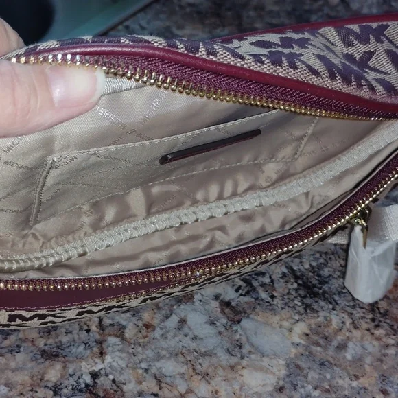 Michael Kors Fanny Pack Bag Waist Pack - Picture 6 of 8